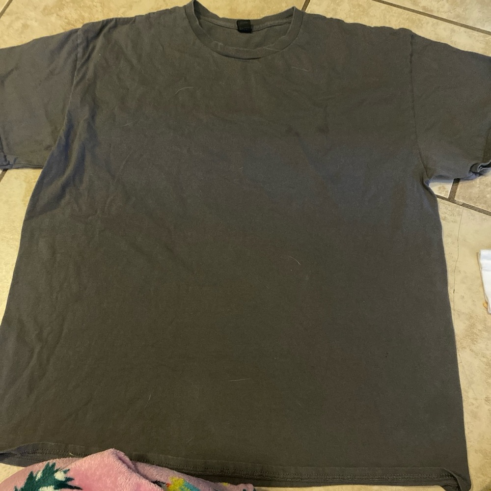 Gildan Gray Short Sleeve Tee Essential Crew Neck